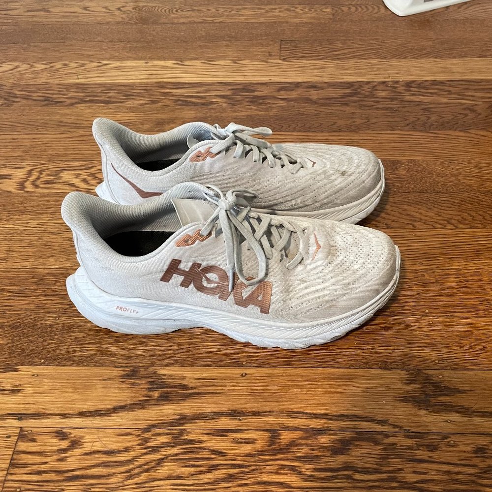 Hoka Mach 5 Running Shoes Womens' Size 9 white/copper